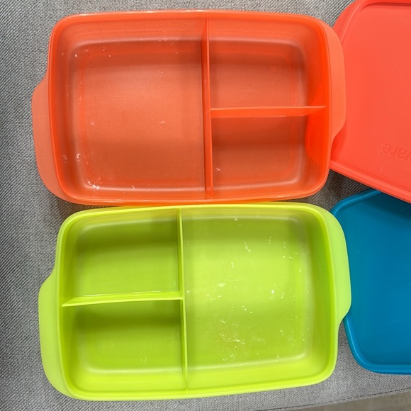 Tupperware Divided Containers - Picture 3 of 4
